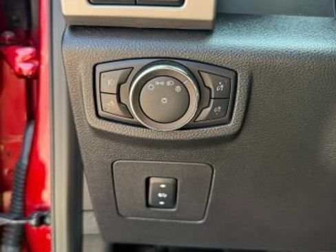 Used 2016 Ford F150 Lariat w/ Equipment Group 502A Luxury AWD/4WD image 36