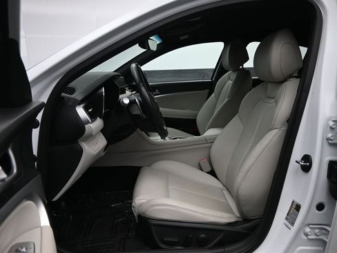 Used 2024 Genesis G70 2.5T image 26