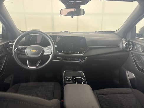Used 2026 Chevrolet Equinox LT FWD image 9