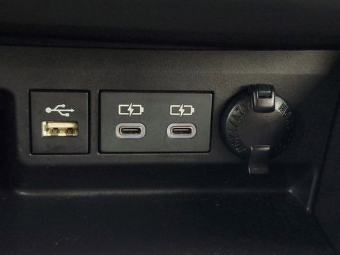 Used 2024 Toyota Highlander XLE image 27