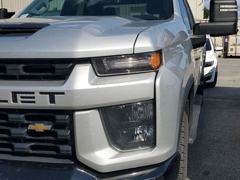 Used 2020 Chevrolet Silverado 2500 Custom w/ Custom Value Package AWD/4WD image 4