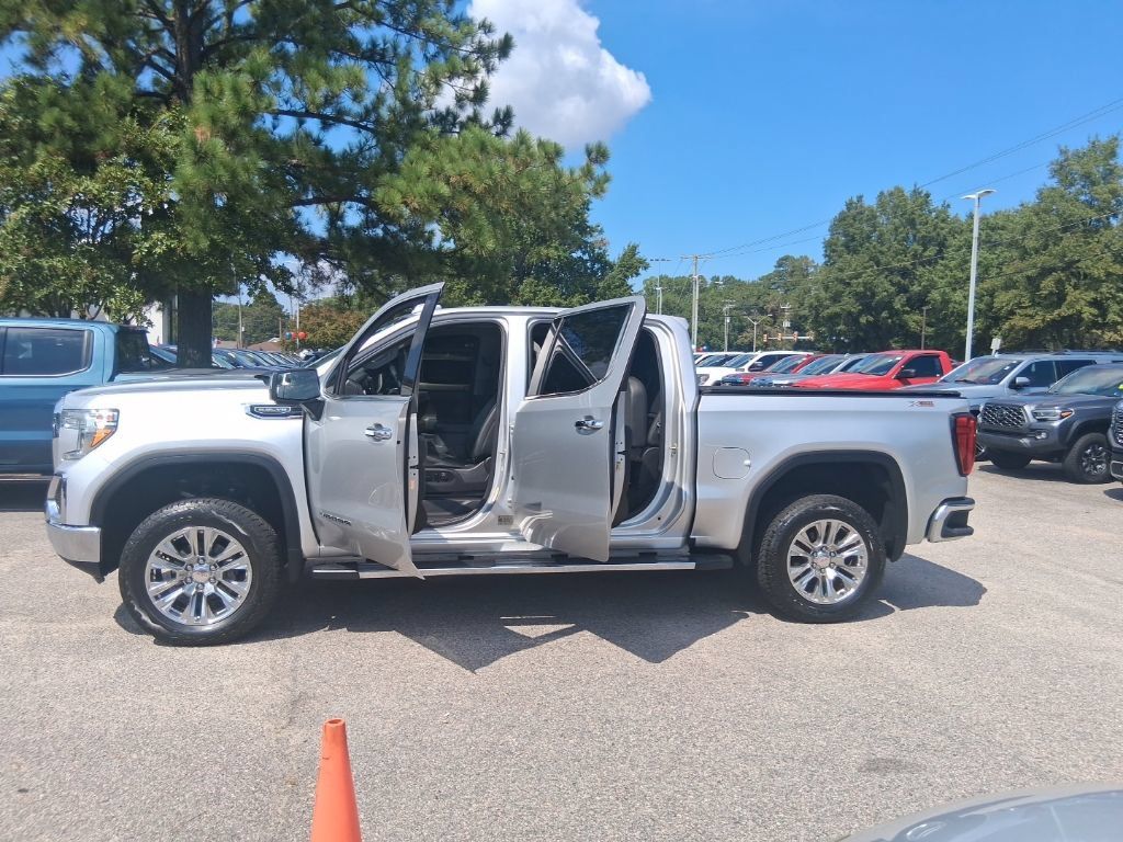 Used 2019 GMC Sierra 1500 SLT w/ SLT Premium Package AWD/4WD image 17