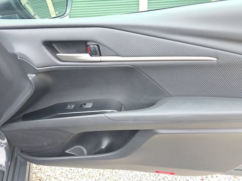 Used 2025 Toyota Camry SE FWD image 16