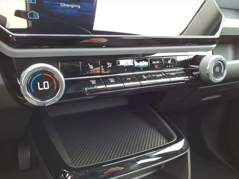 New 2027 Chevrolet Bolt LT w/ Comfort Package FWD image 28