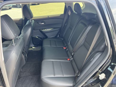 Certified 2023 Nissan Rogue SV w/ SV Premium B Package FWD image 14