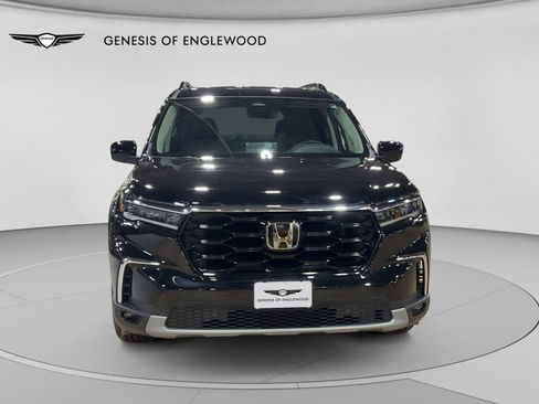 Used 2023 Honda Pilot Touring image 2