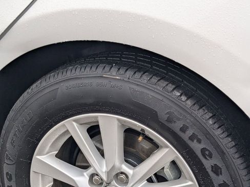 Used 2025 Toyota Camry LE image 28