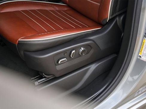 Used 2024 GMC Sierra 2500 Denali Ultimate image 11