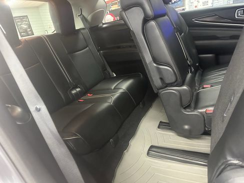 Used 2017 INFINITI QX60 Base AWD 4dr SUV w/ Deluxe Technology Package image 29