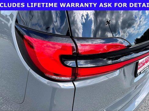 Used 2022 Chrysler Pacifica Touring-L FWD image 24