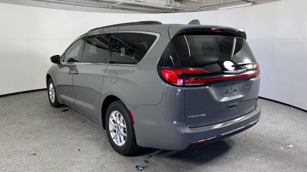 Used 2022 Chrysler Pacifica Touring-L FWD image 7