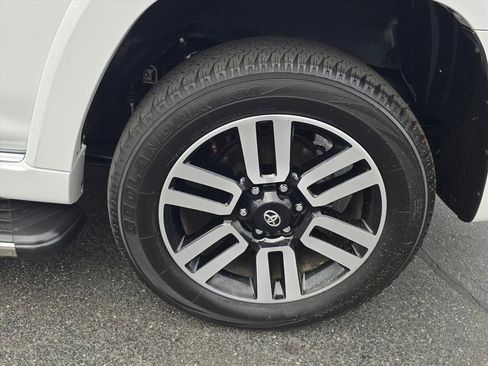 Used 2024 Toyota 4Runner Limited image 11