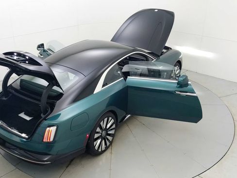 Used 2024 Rolls-Royce Spectre w/ Spectre Launch Package AWD/4WD image 34