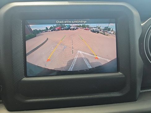 Used 2021 Jeep Wrangler Unlimited Sport AWD/4WD image 31