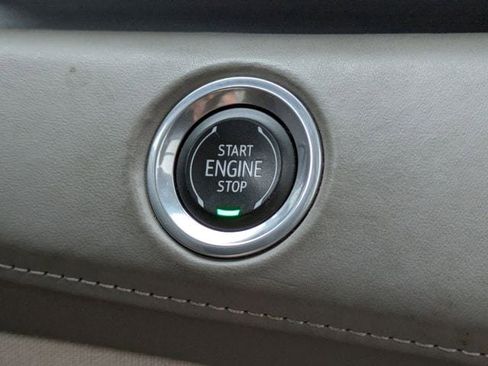 Used 2021 Cadillac Escalade Premium Luxury Platinum AWD/4WD image 33