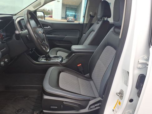 Used 2022 Chevrolet Colorado Z71 AWD/4WD image 14
