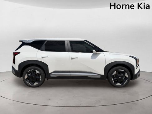 New 2027 Kia Seltos S FWD image 3