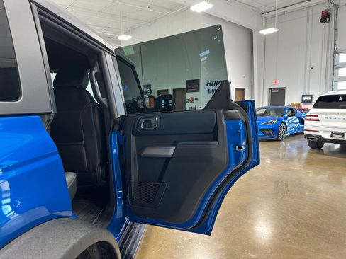 Used 2022 Ford Bronco Outer Banks w/ Sasquatch Package AWD/4WD image 38
