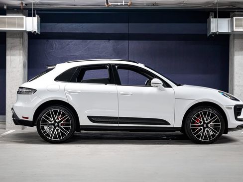 Used 2024 Porsche Macan S AWD/4WD image 2