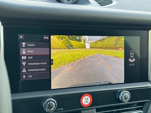 New 2026 Porsche Macan image 22