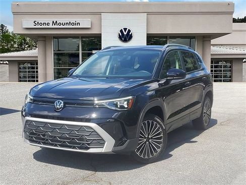 New 2025 Volkswagen Taos SE image 1