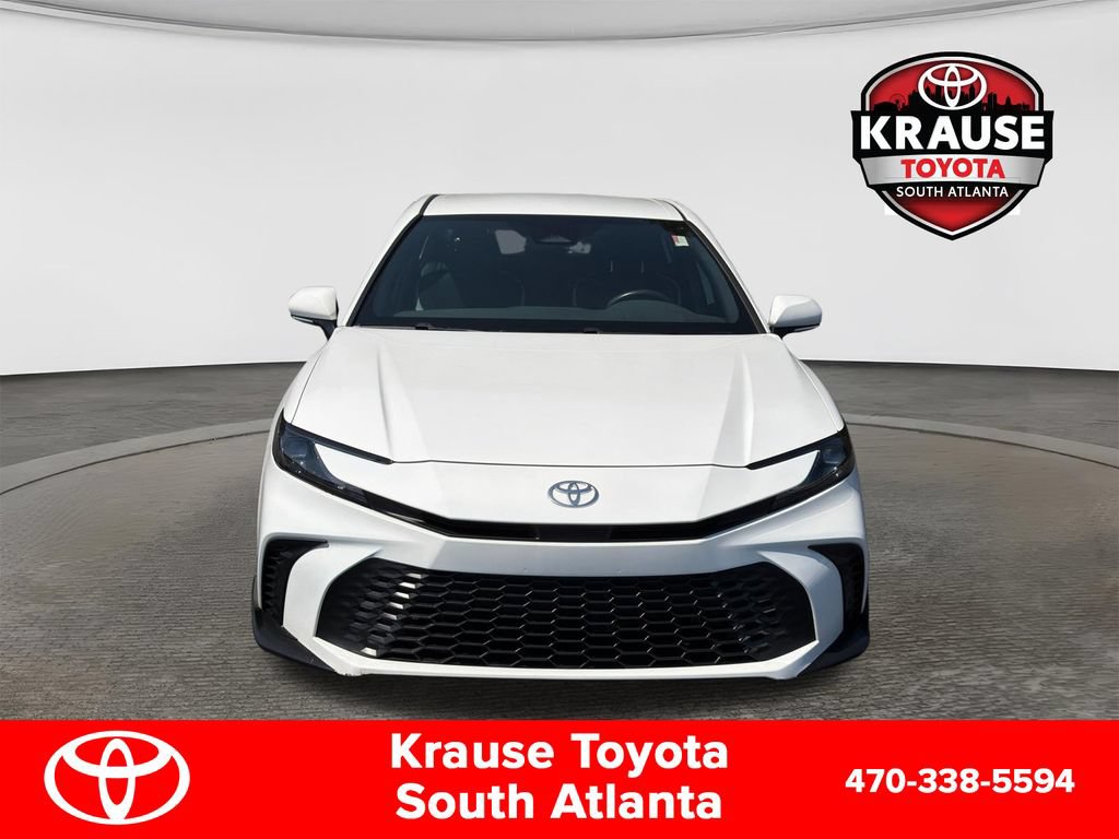 Used 2025 Toyota Camry SE w/ Convenience Package FWD image 2