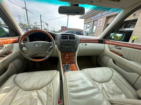 Used 2001 Lexus LS 430 RWD image 23