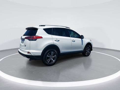 Used 2018 Toyota RAV4 XLE w/ Plus Extra Value Package AWD/4WD image 8
