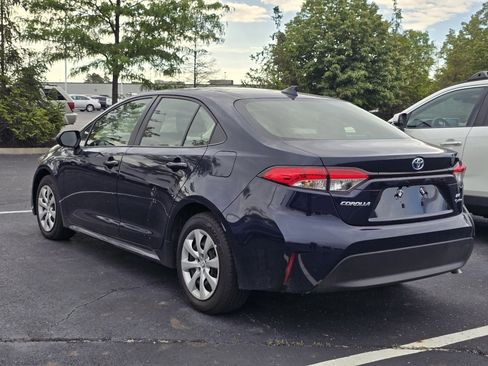 Used 2025 Toyota Corolla LE FWD image 5