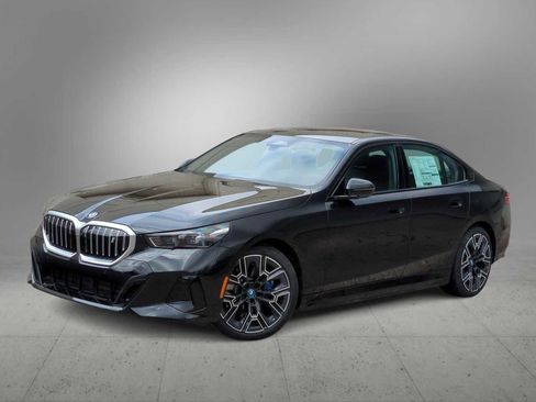 New 2025 BMW i5 xDrive40 w/ M Sport Package image 1