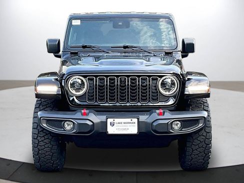 Used 2024 Jeep Wrangler Unlimited Rubicon w/ Technology Group AWD/4WD image 3