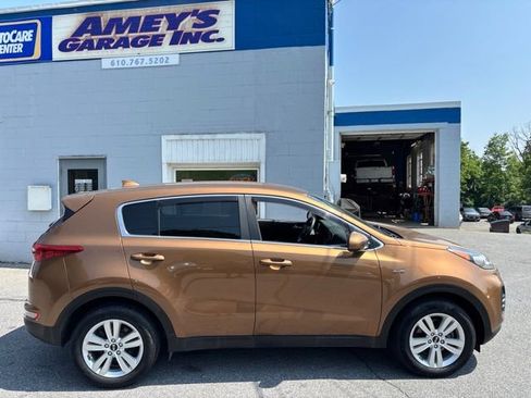 Used 2019 Kia Sportage LX AWD/4WD image 7