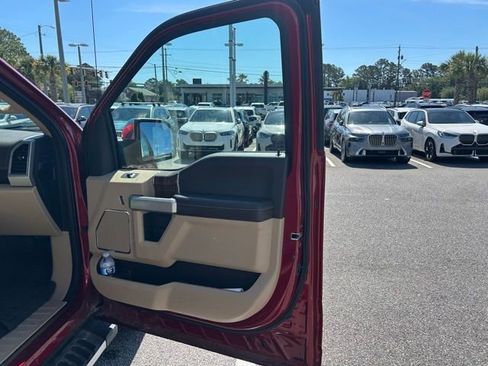 Used 2018 Ford F150 Lariat w/ Equipment Group 502A Luxury AWD/4WD image 10