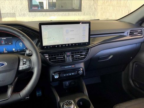 Used 2024 Ford Escape ST-Line Elite w/ Premium Technology Package image 11