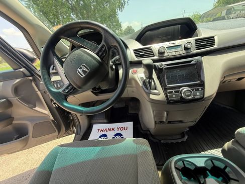 Used 2015 Honda Odyssey EX image 25