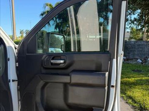 Used 2023 GMC Sierra 2500 Pro w/ Convenience Package image 14