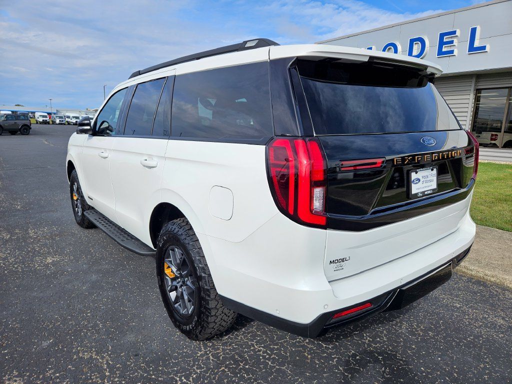 Used 2025 Ford Expedition Tremor AWD/4WD image 8