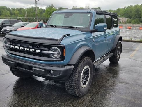 Used 2021 Ford Bronco Outer Banks w/ Sasquatch Package AWD/4WD image 2