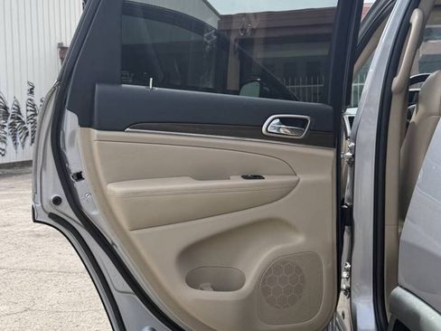 Used 2016 Jeep Grand Cherokee Limited RWD image 16
