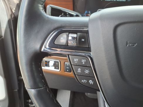 Used 2023 Lincoln Navigator L Reserve AWD/4WD image 18