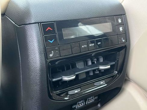 Used 2022 Jeep Grand Cherokee L Limited image 21