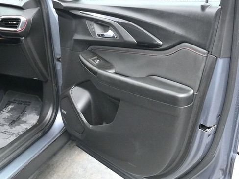 Used 2022 Chevrolet TrailBlazer RS w/ Technology Package image 9