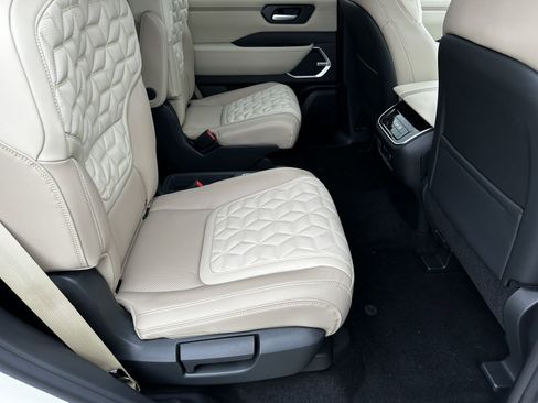 New 2026 Nissan Armada Platinum image 16