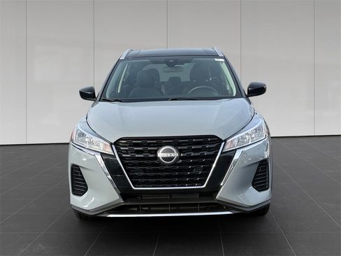 Used 2023 Nissan Kicks SV image 8