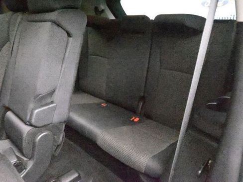 Used 2024 Toyota Highlander LE image 10