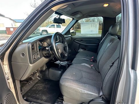 Used 2005 Chevrolet Silverado 1500 4x4 Regular Cab image 7