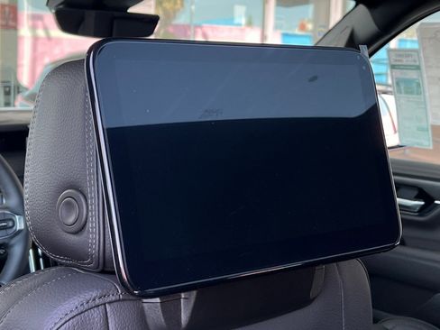 New 2026 GMC Yukon Denali w/ Denali Reserve Package AWD/4WD image 14