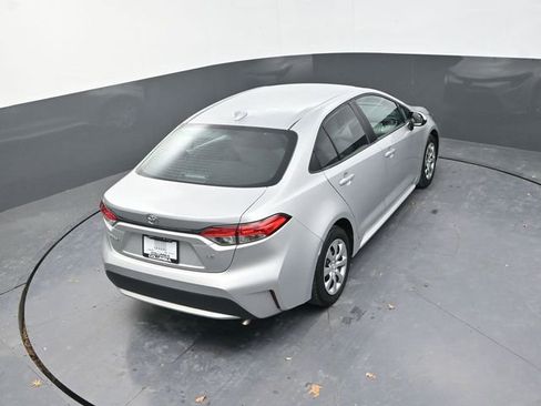 Used 2020 Toyota Corolla LE FWD image 17