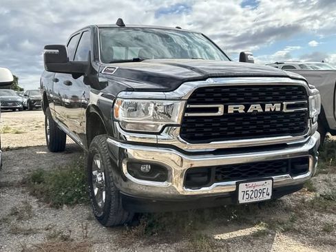 Used 2024 RAM 2500 Big Horn w/ Level 2 Equipment Group AWD/4WD image 2