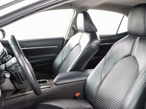 Used 2022 Toyota Camry SE FWD image 23